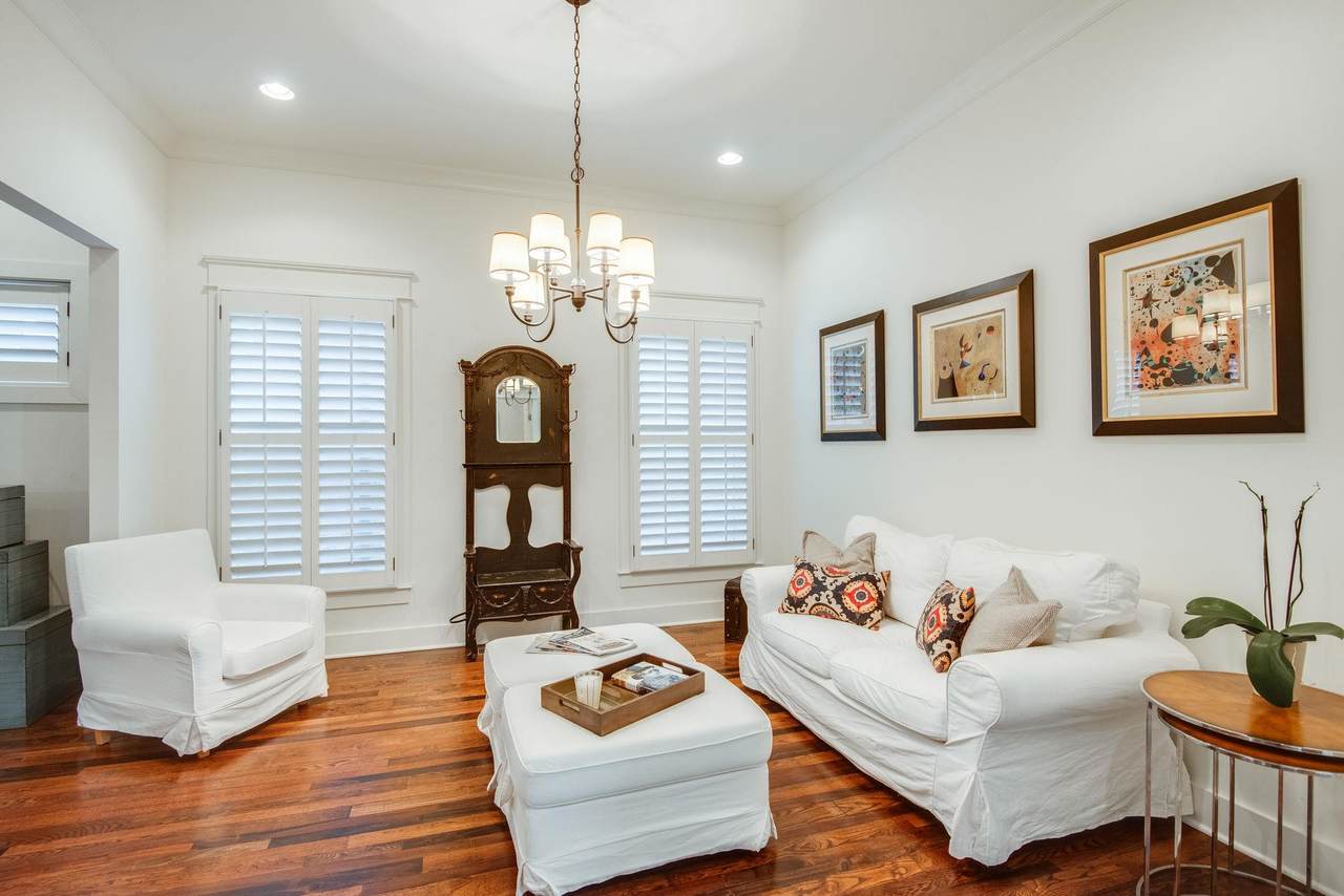 216 Orlando Ave - Photo 1