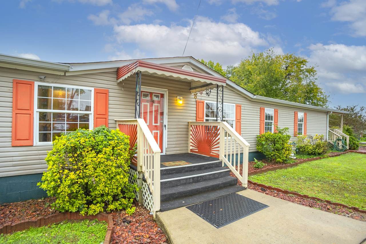 201 Capitol View Dr - Photo 1