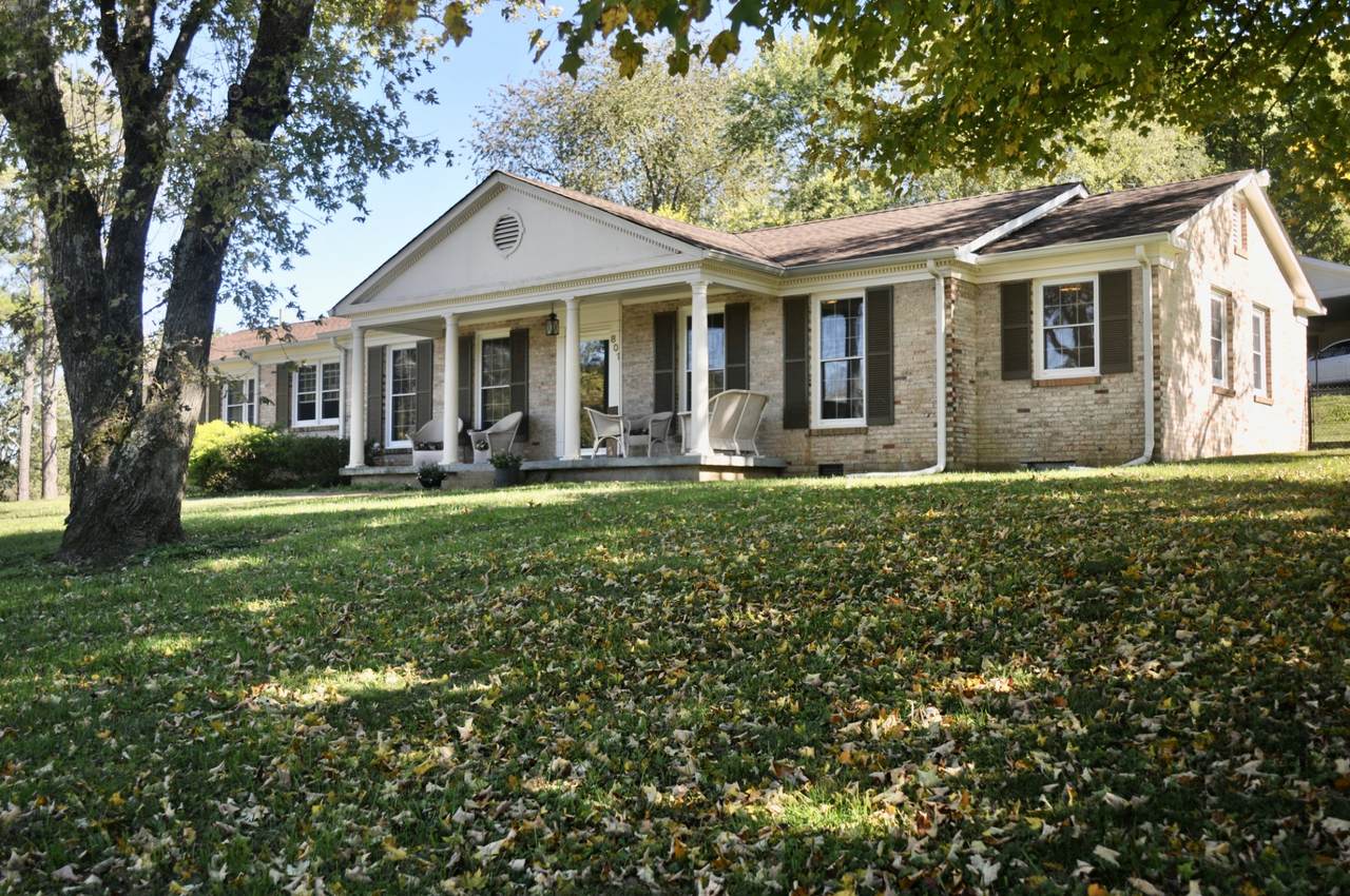 801 Iris Cir - Photo 1