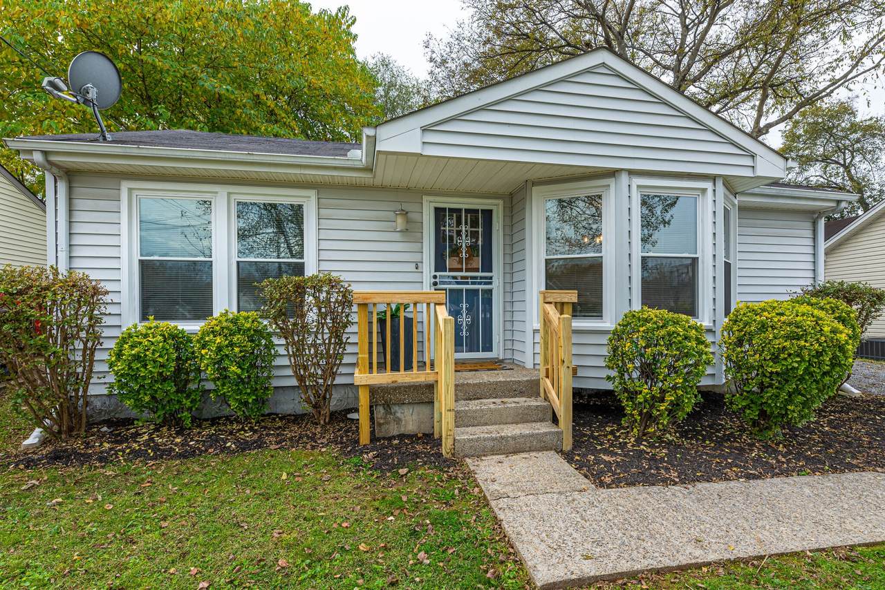 1109 Circle Dr - Photo 1
