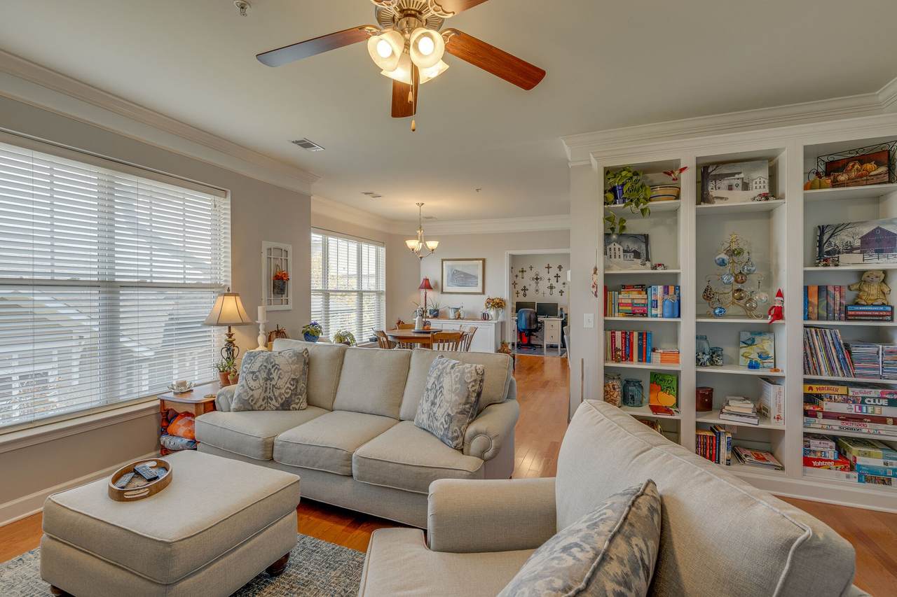 2310 Elliott Ave - Photo 1