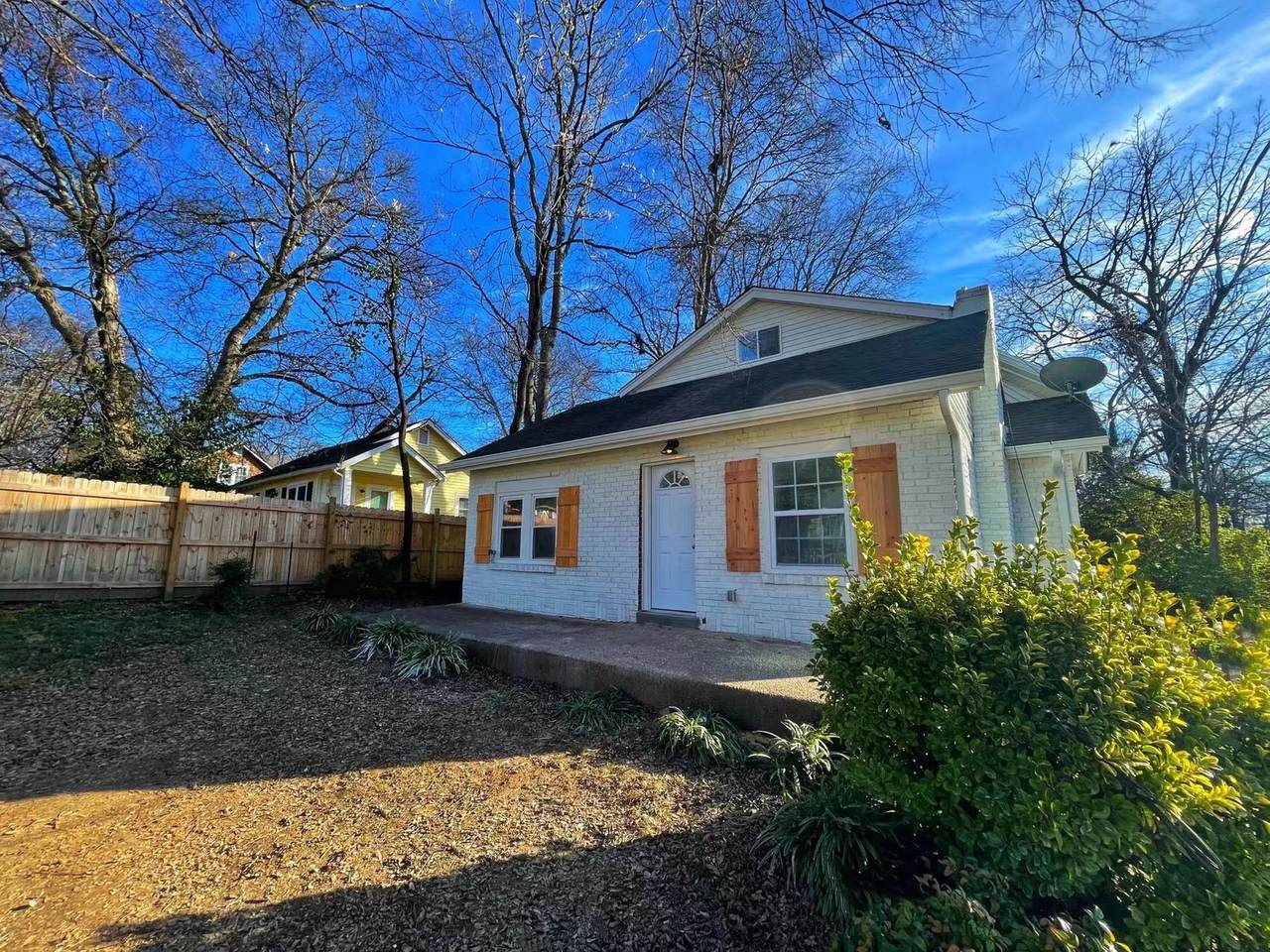 302 Dupont Ave - Photo 1