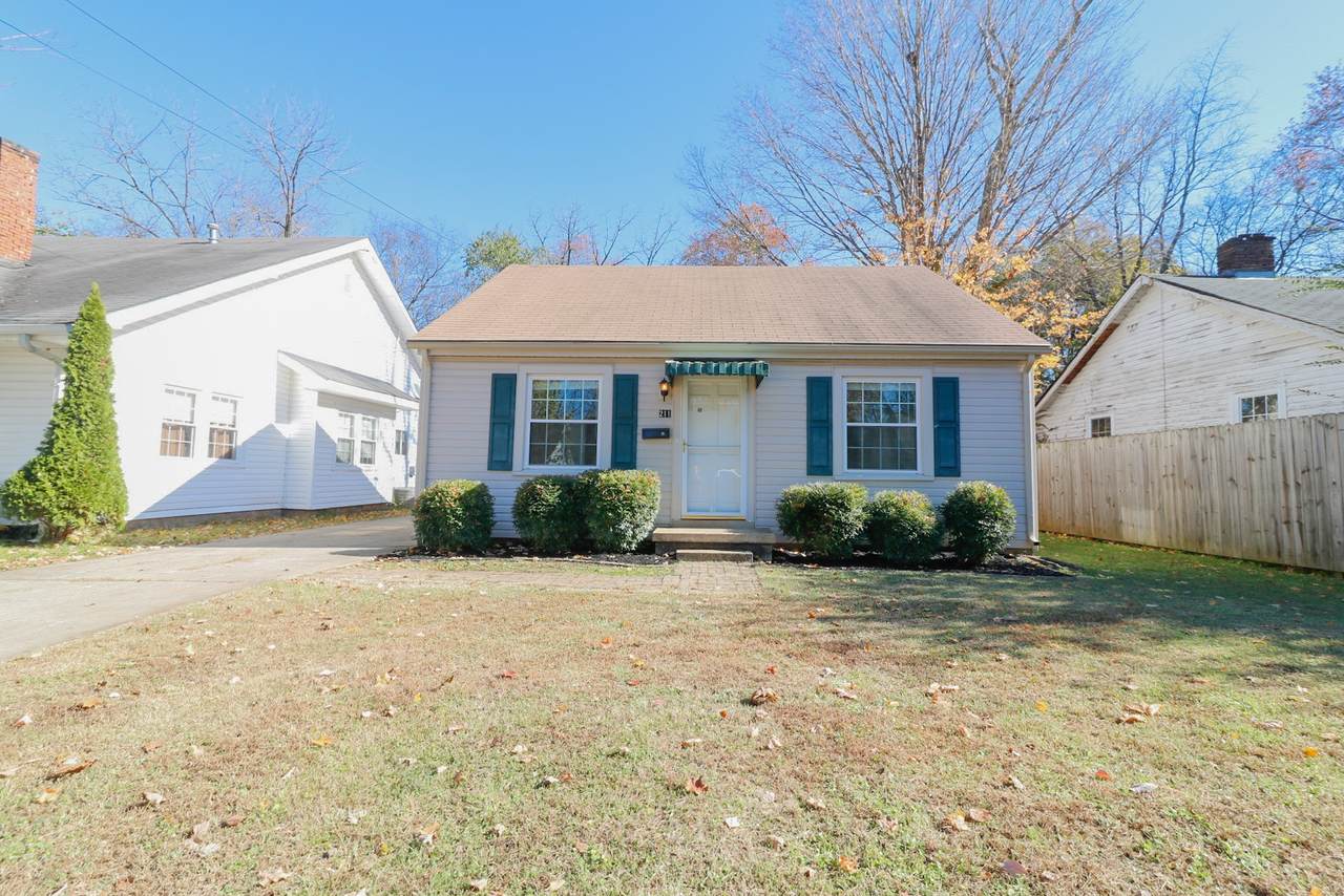 211 Richardson Ave - Photo 1