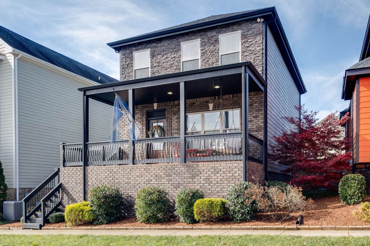 322 Augusta Ave - Photo 1