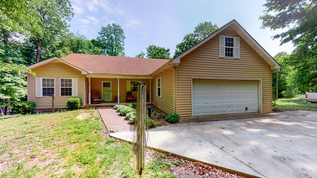 1150 Tonya Trl - Photo 1