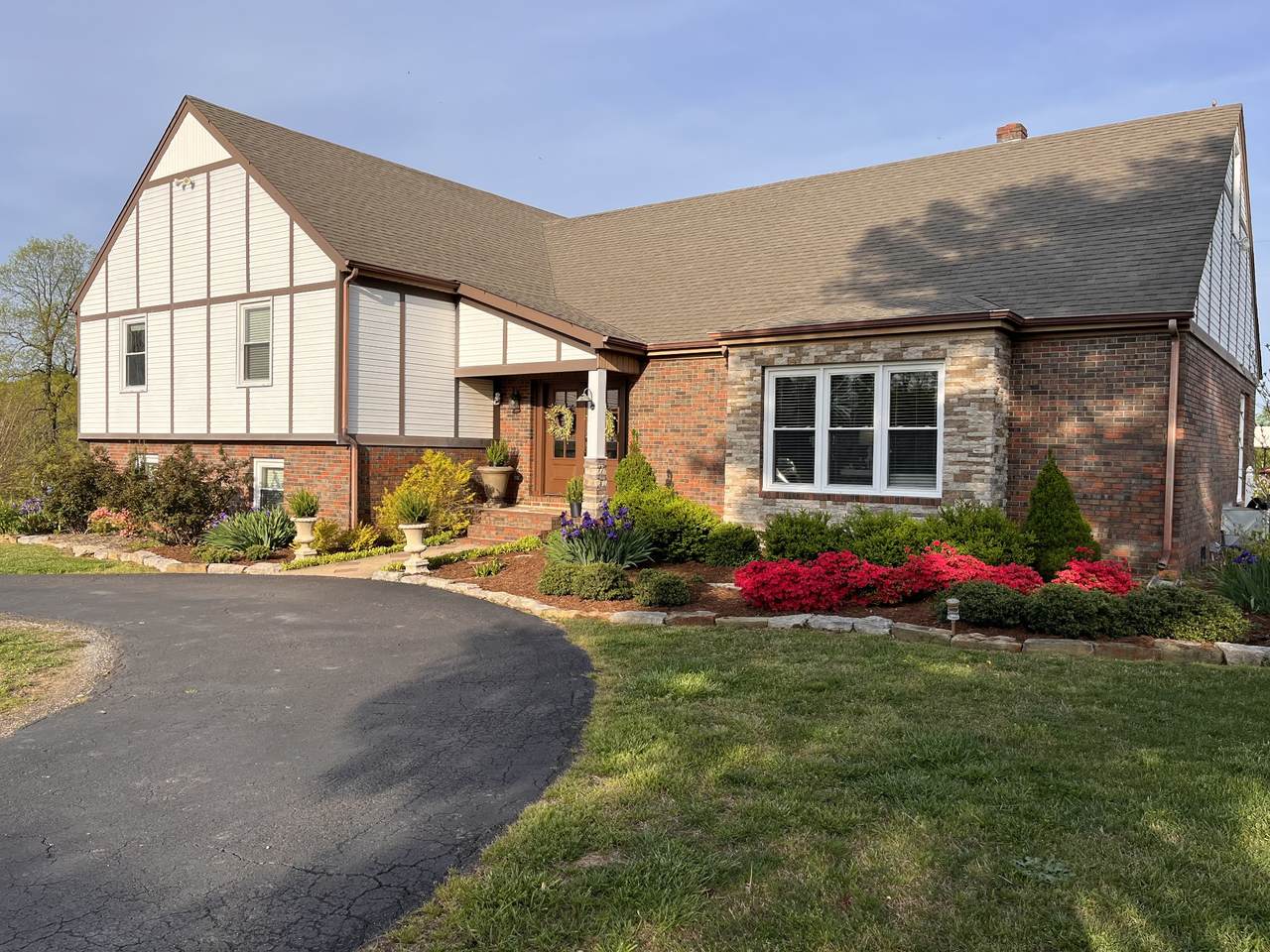 929 Highway 13 - Photo 1