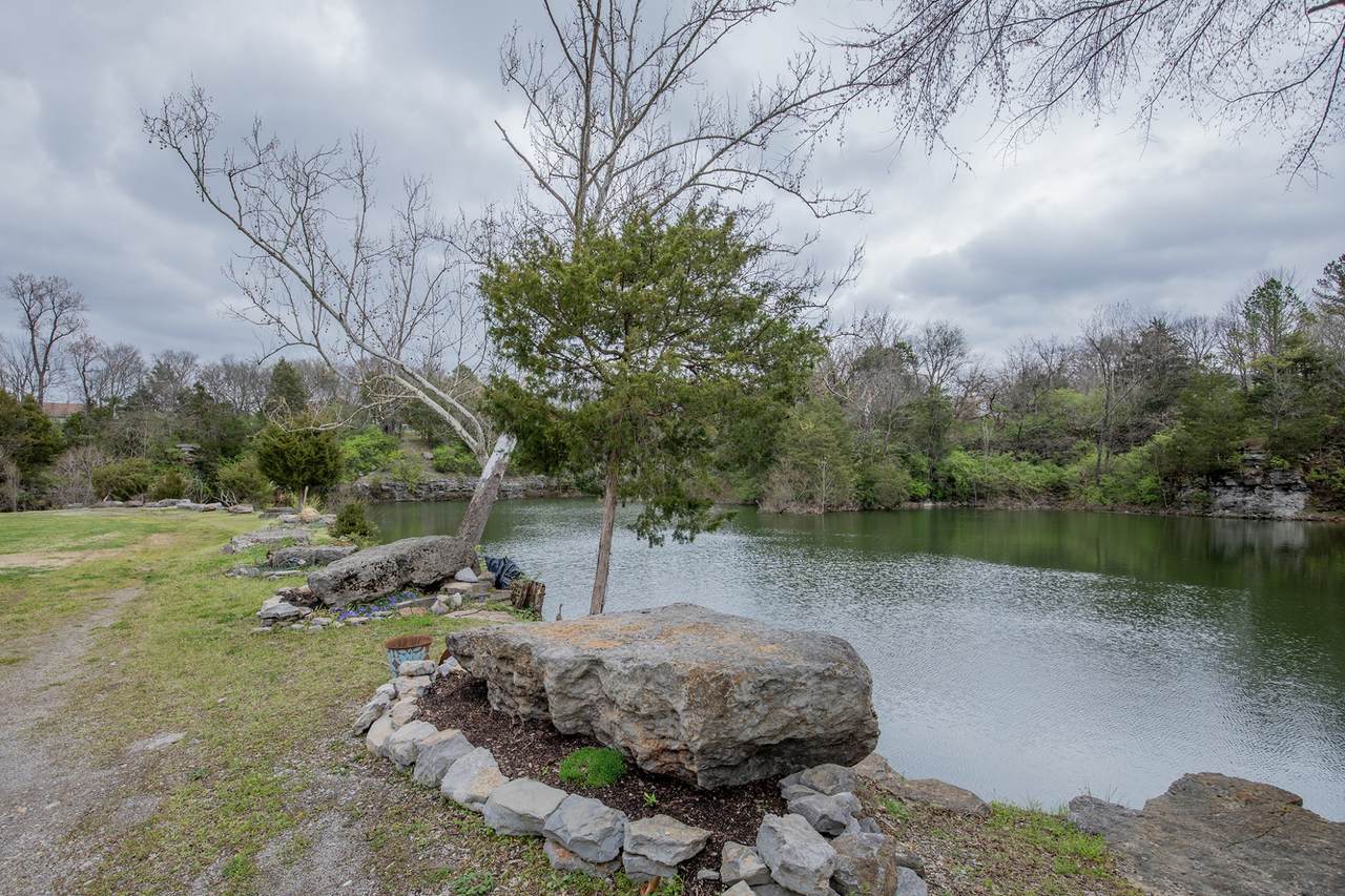 114 Drivers Ln - Photo 1