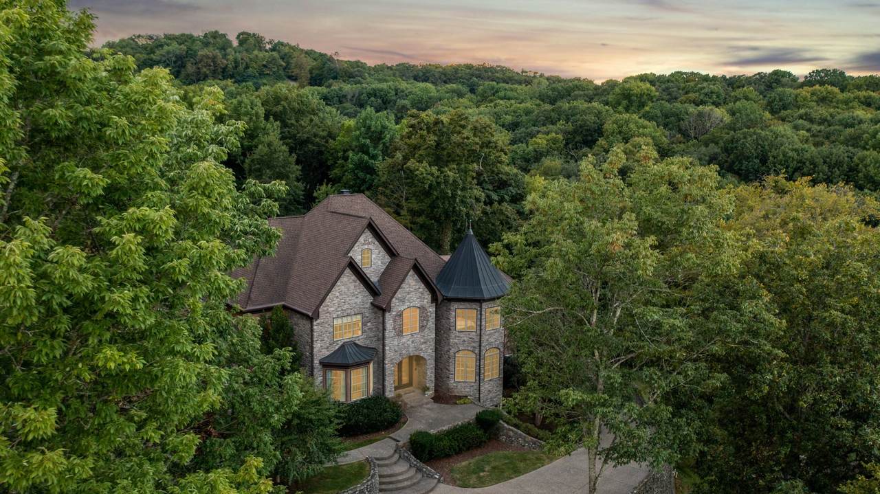 395 The Lady Of The Lake Ln - Photo 1