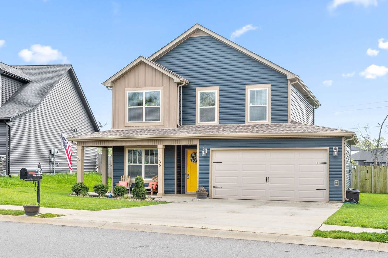 1136 Eagles Bluff Dr - Photo 1