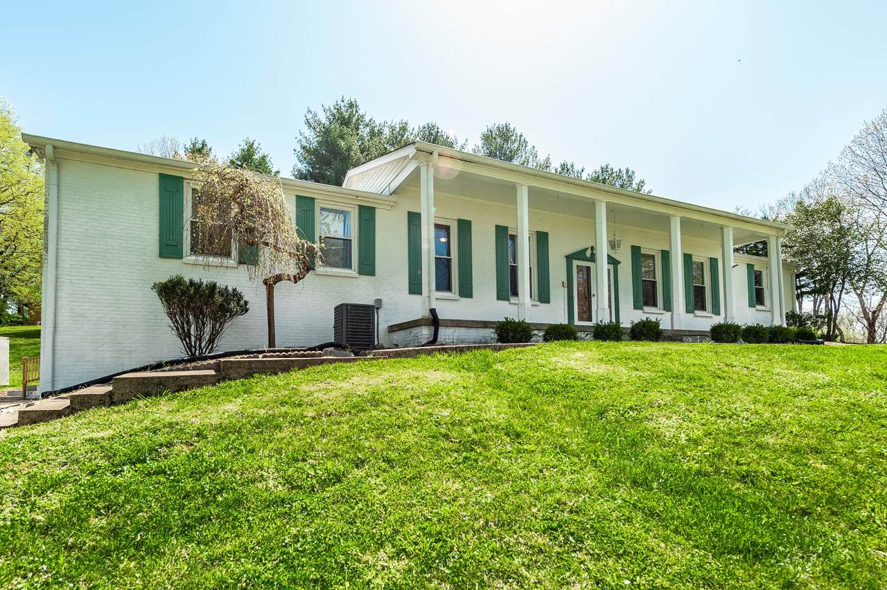 220 Swift Dr - Photo 1