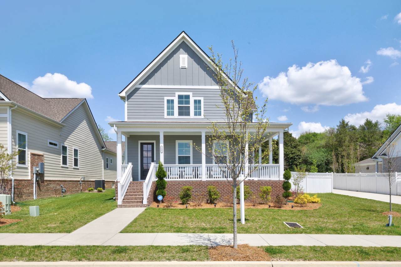 633 Henry Ln - Photo 1