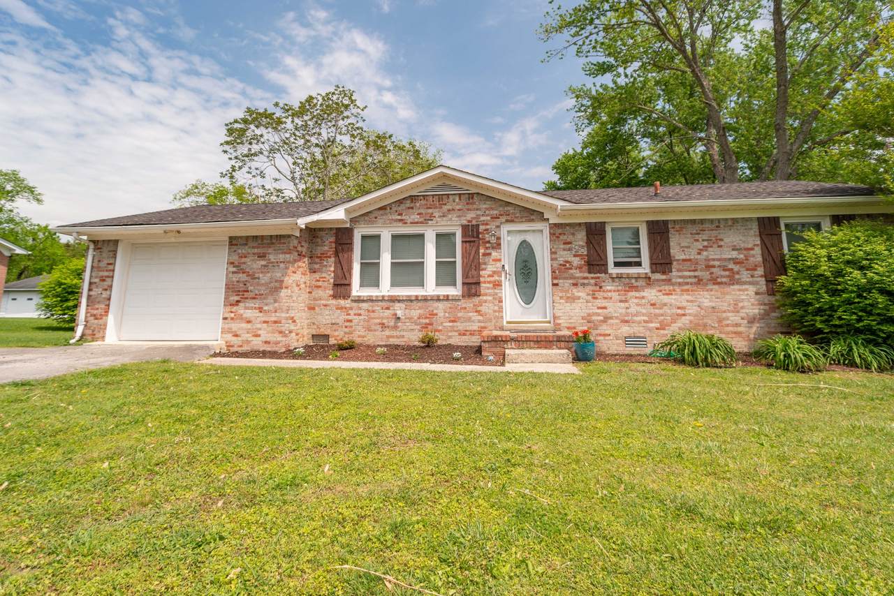 425 Hillwood Rd - Photo 1