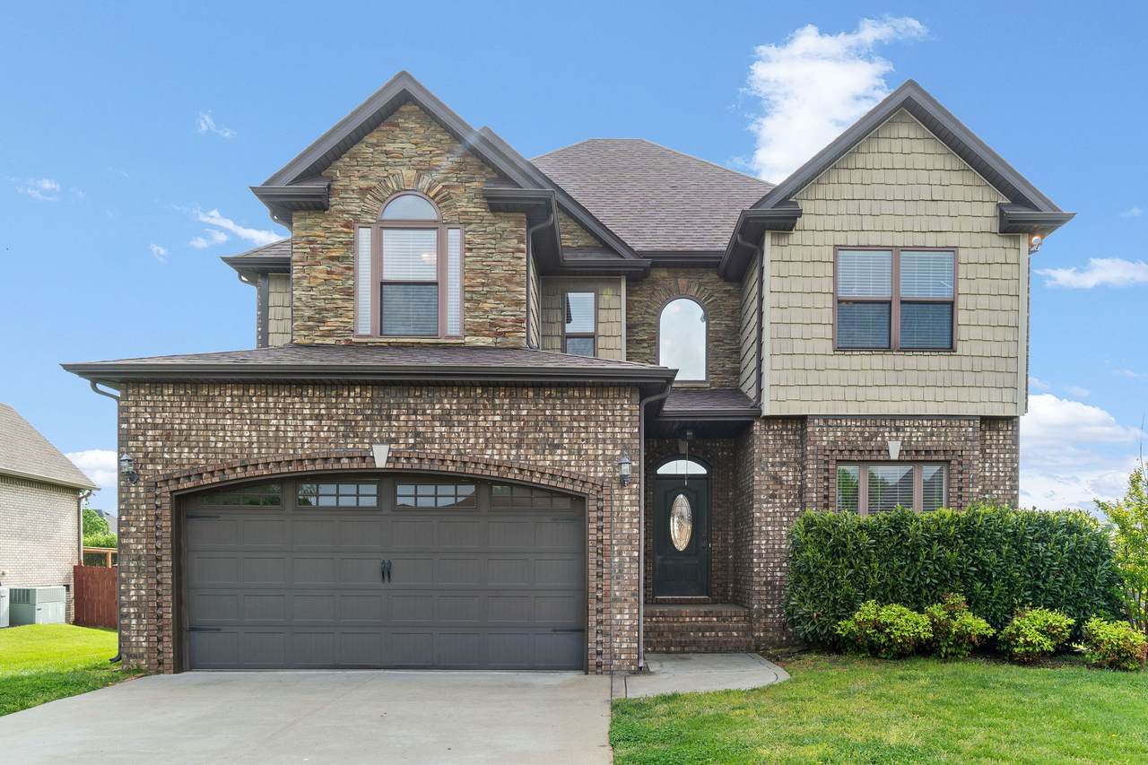 1521 Edgewater Ln - Photo 1