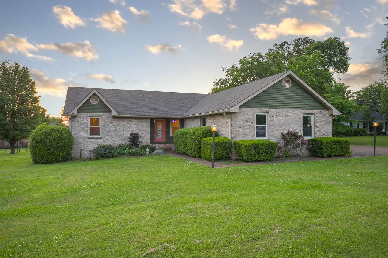 210 Maple Hill Rd - Photo 1