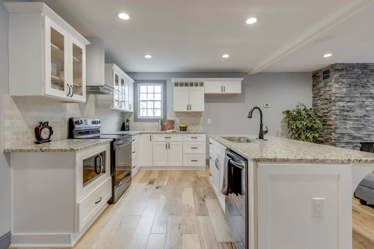 22 Peachtree St - Photo 1