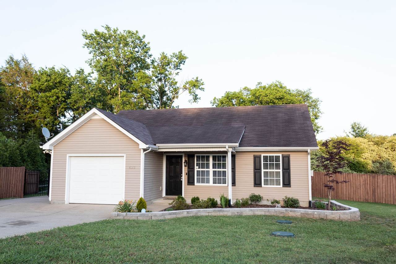622 Whitewaters Lane - Photo 1