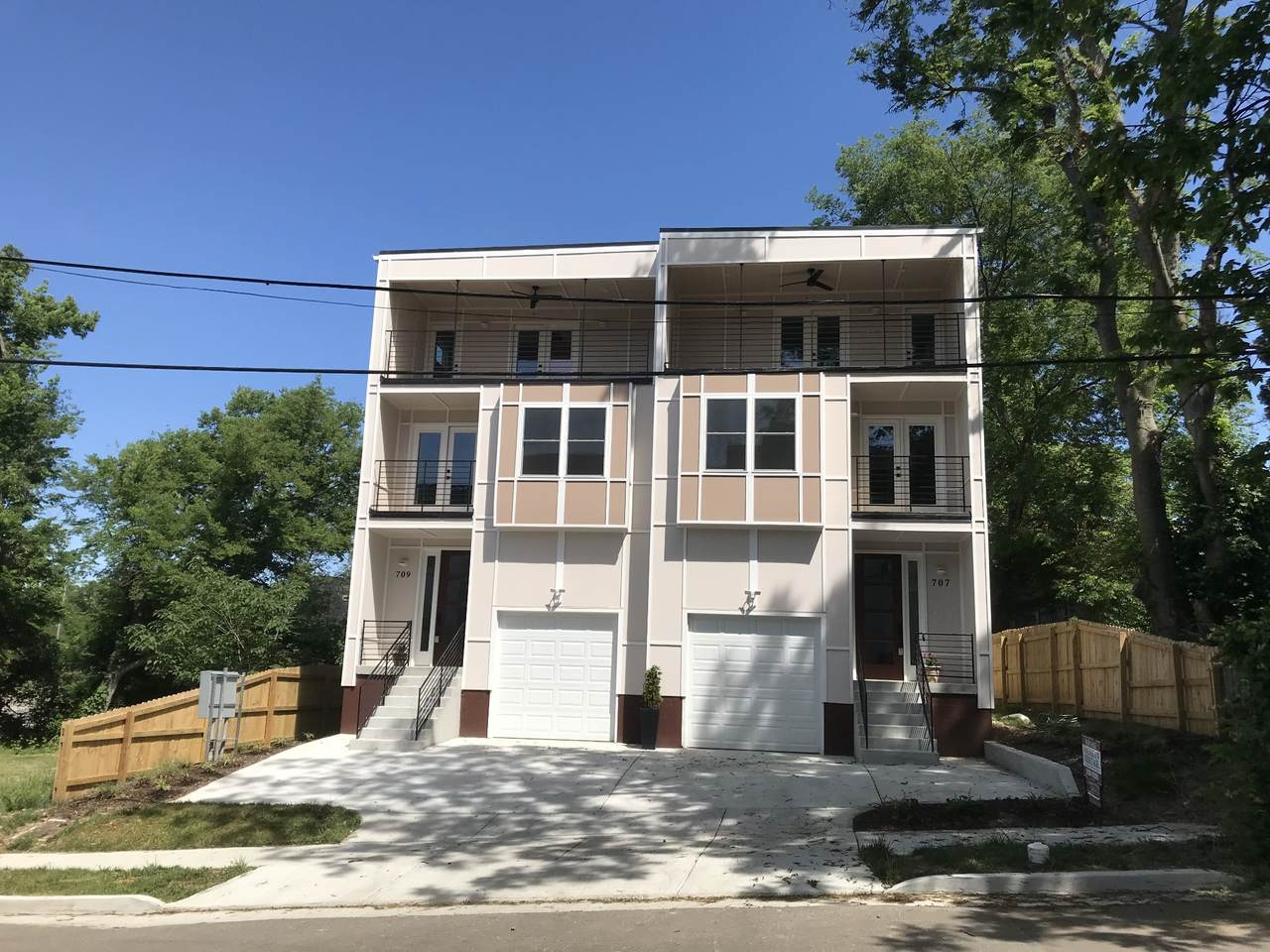 709 Tral St - Photo 1