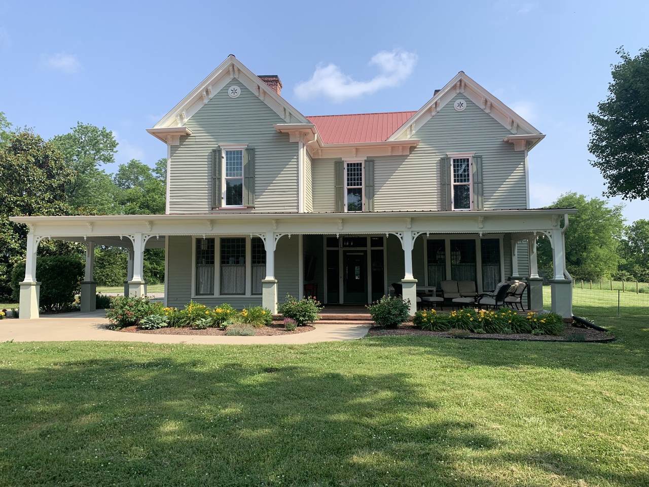 434 Beechcroft Rd - Photo 1