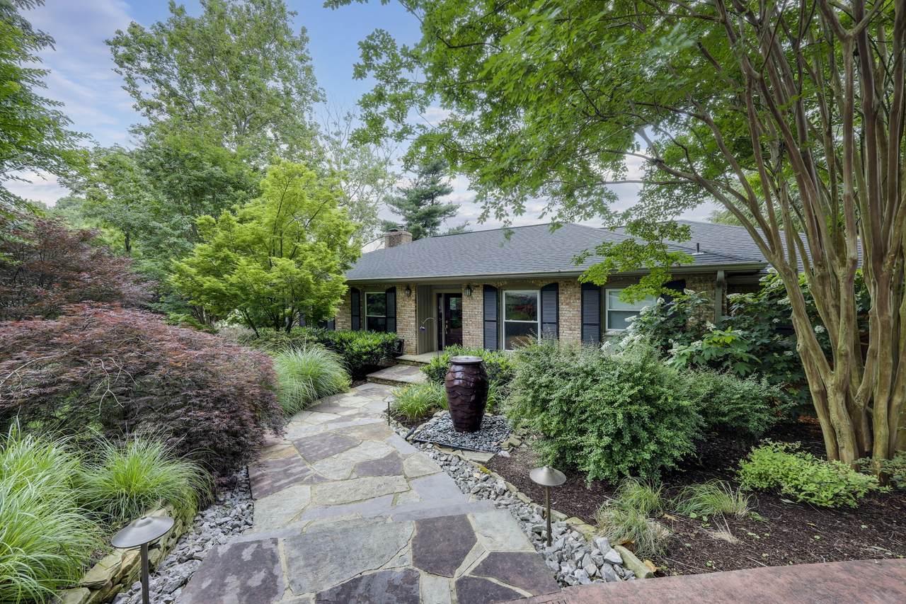 1202 Brentwood Ln - Photo 1