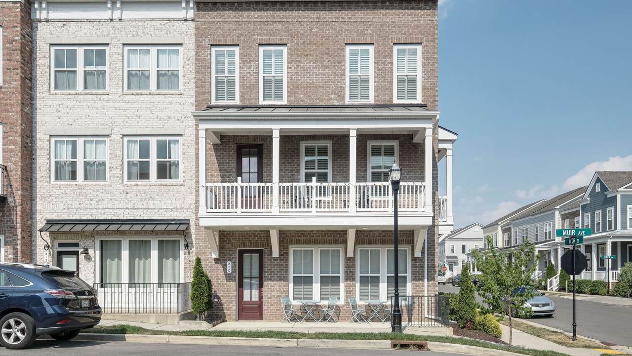 210 Muir Ave - Photo 1
