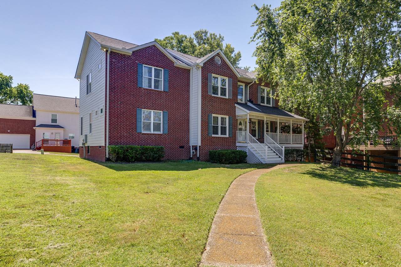 1602 Wellington Green - Photo 1