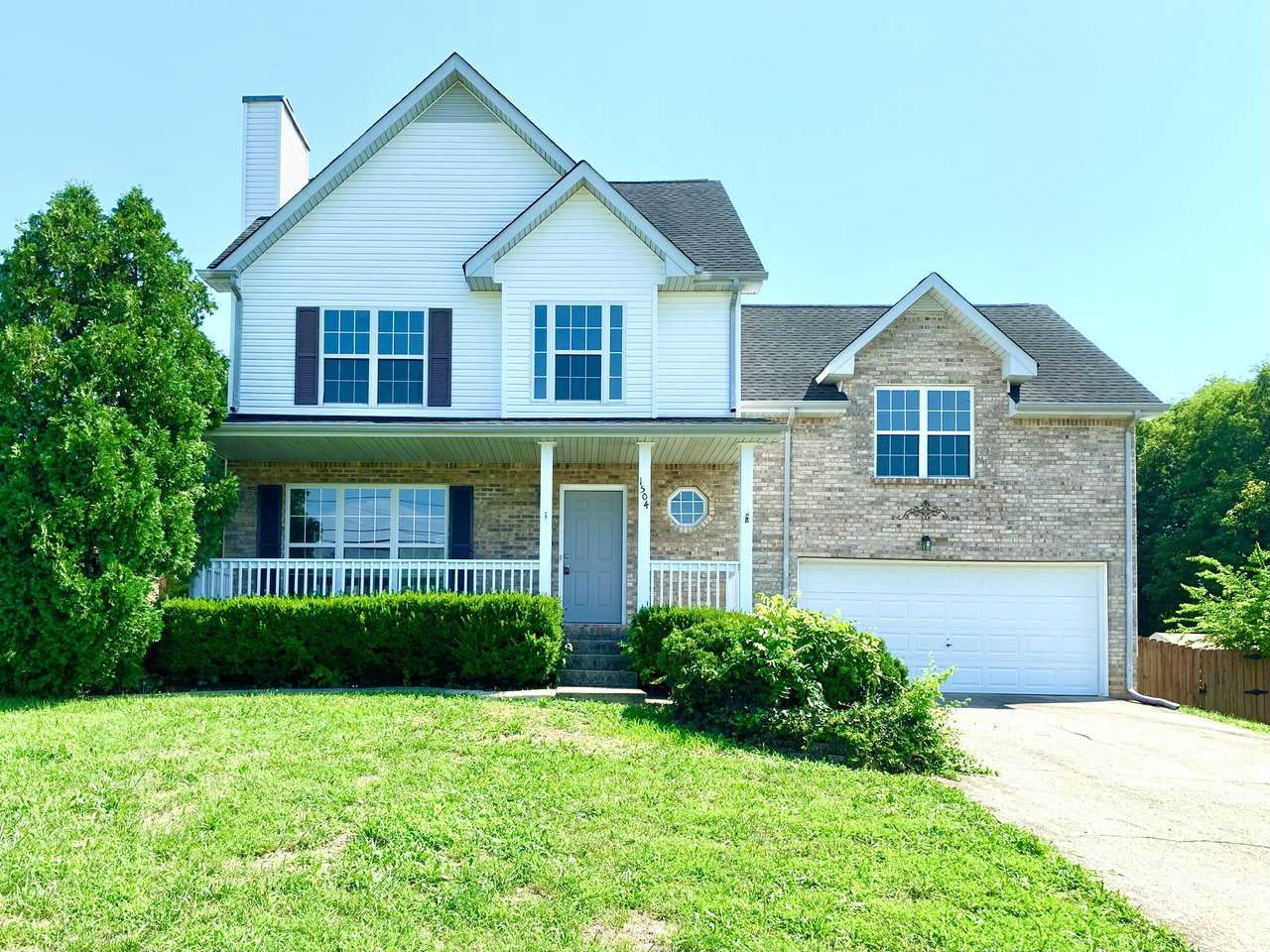 1504 Barrywood Cir - Photo 1