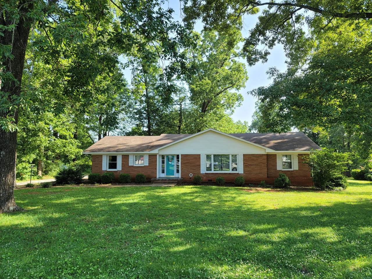 107 Houghton Drive - Photo 1