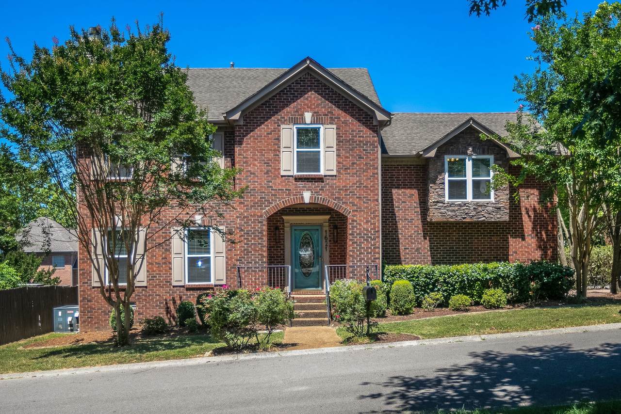1621 Wellington Grn - Photo 1