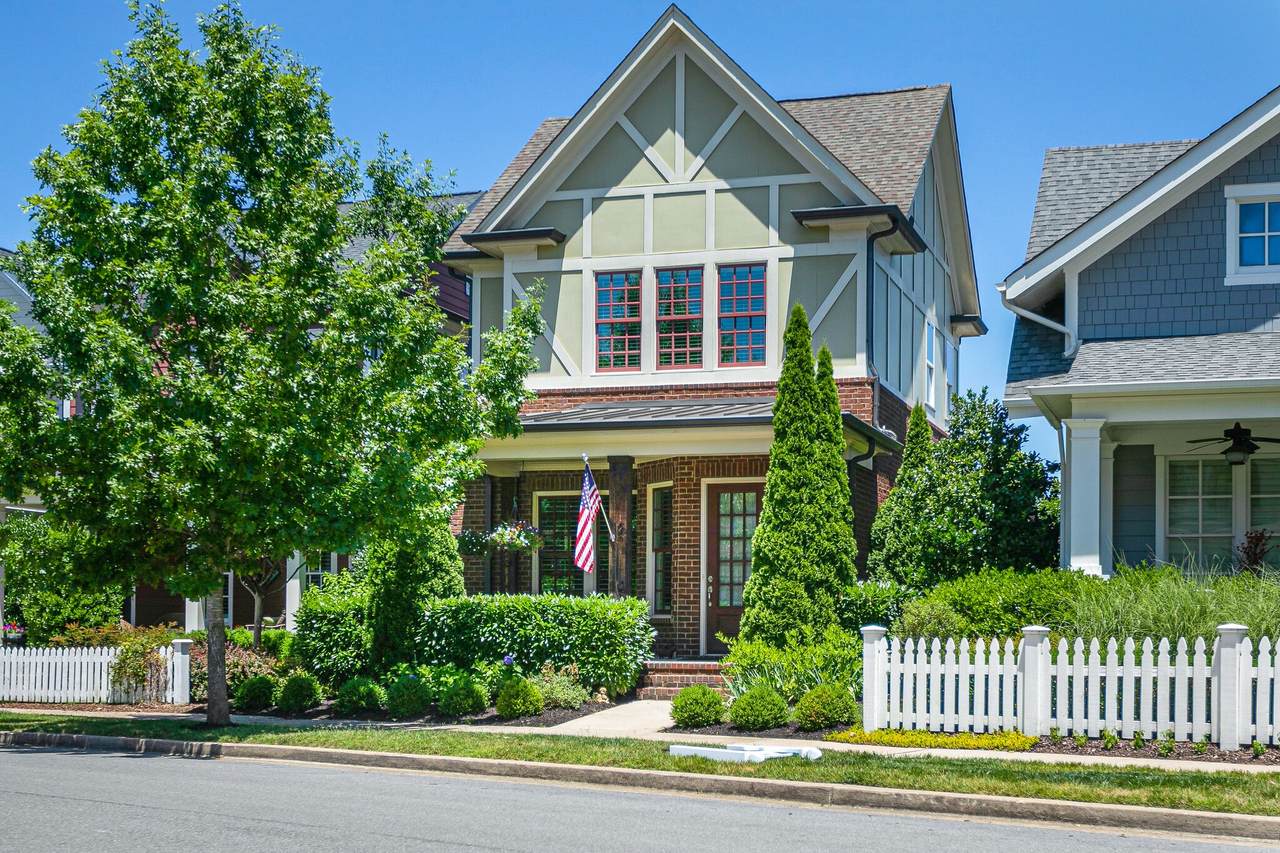 1204 Eliot Rd - Photo 1