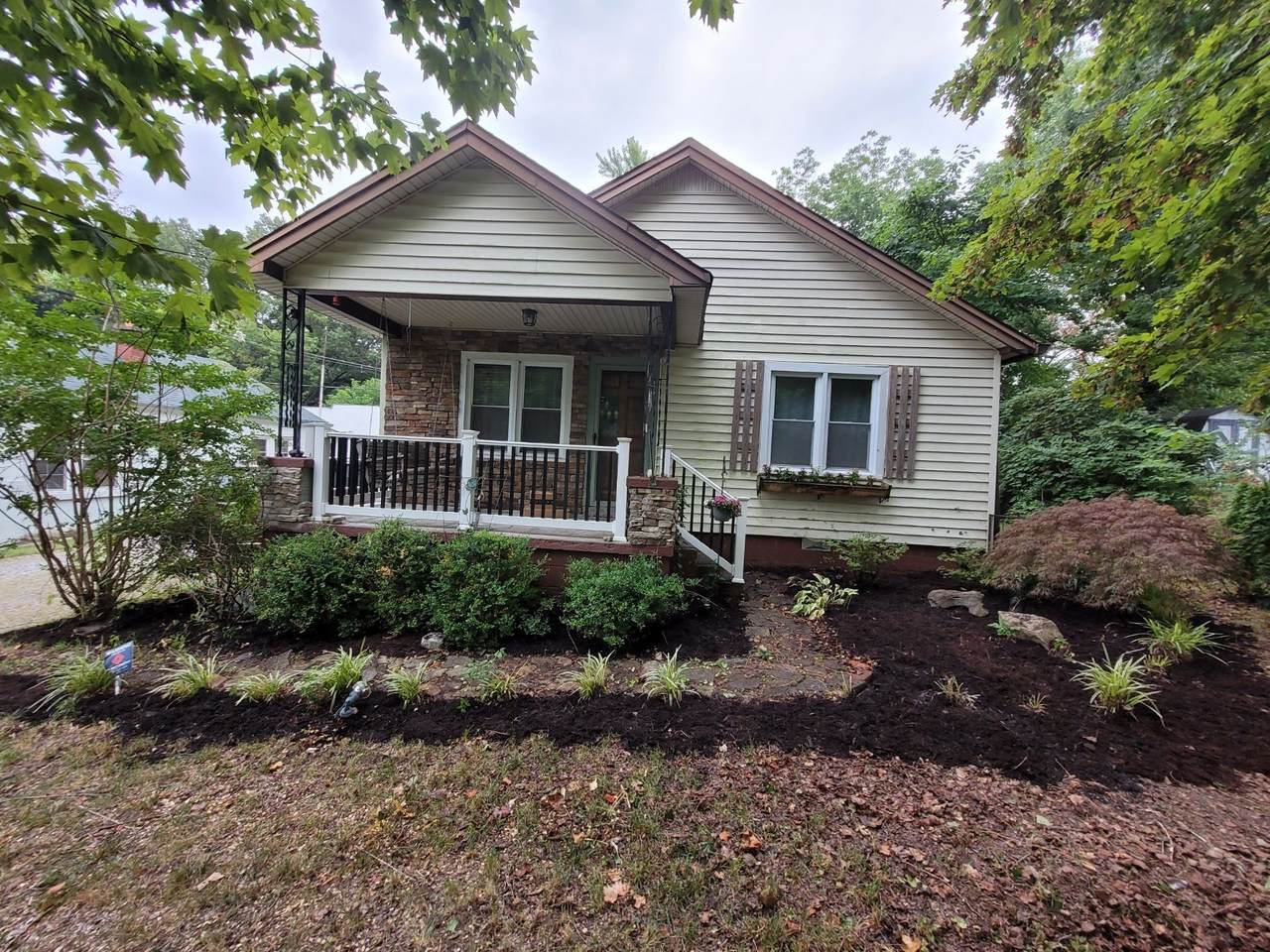 952 North Brown St - Photo 1
