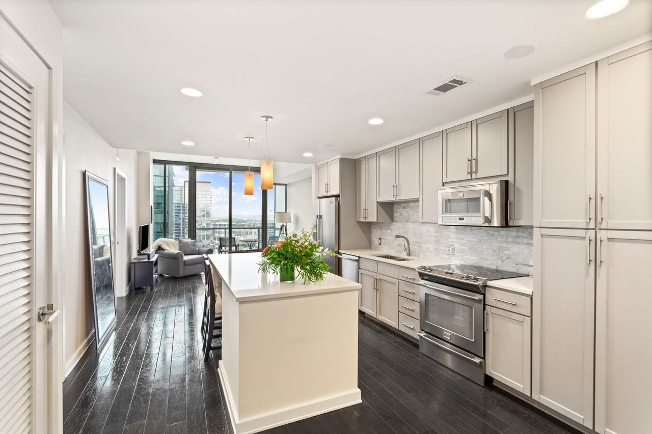 1212 Laurel St - Photo 1