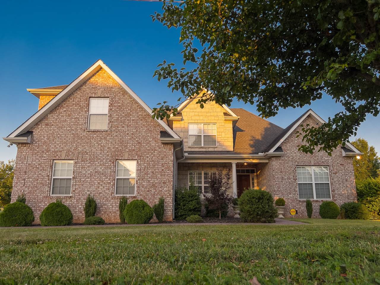 132 North Point Circle - Photo 1