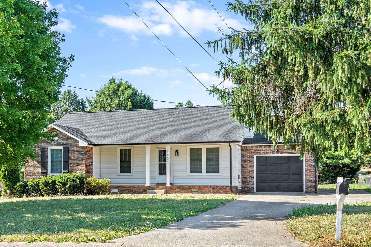 3104 Larson Ln - Photo 1