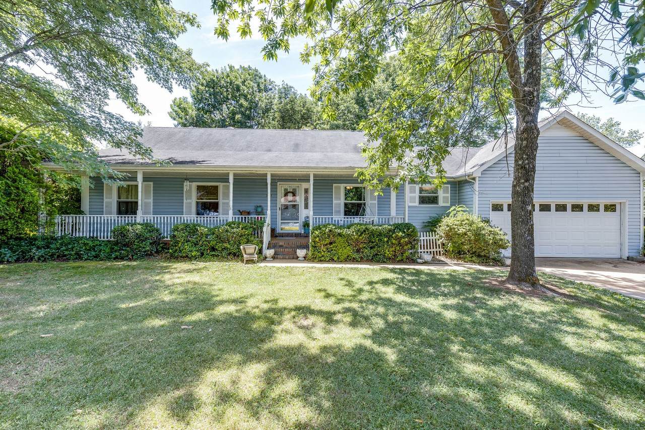 303 Longstreet Dr - Photo 1