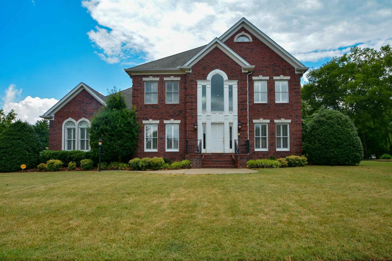 1522 Buckingham Dr - Photo 1