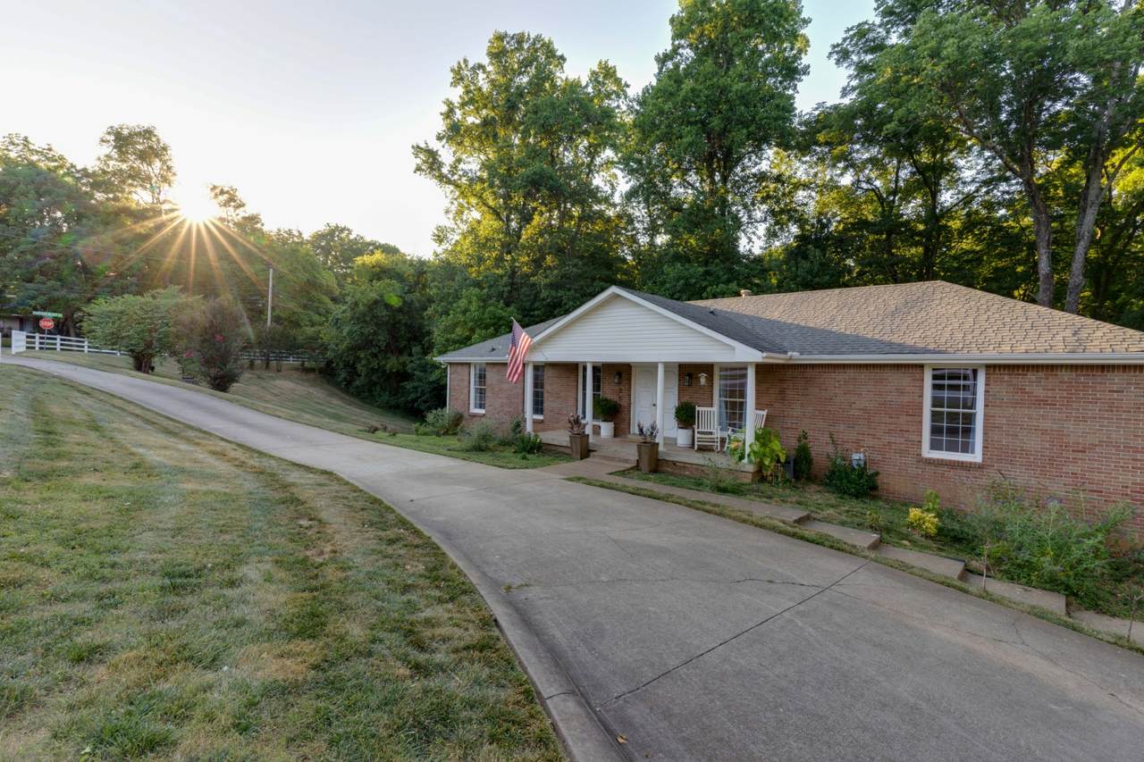 251 E Porters Bluff Rd - Photo 1