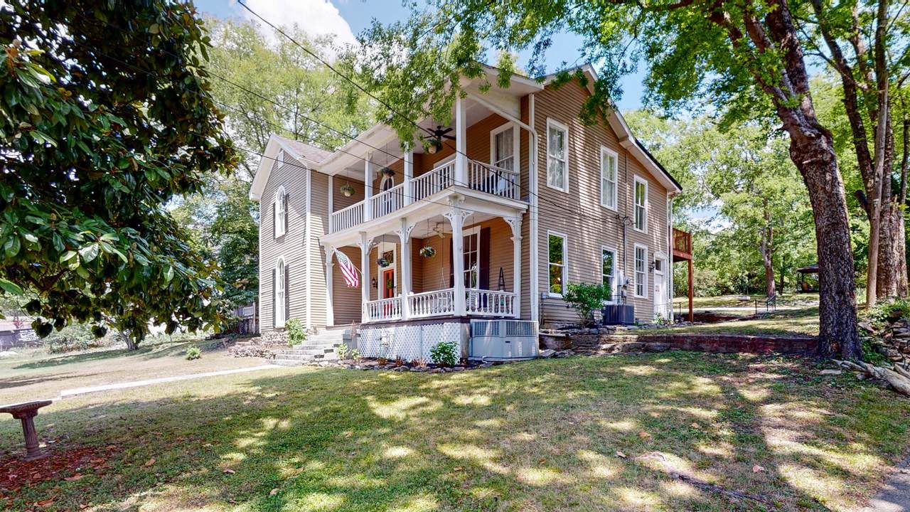 404 W 6th St - Photo 1