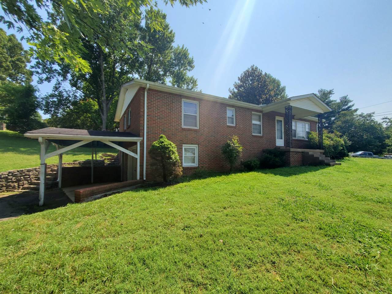 407 Upper Ferry Rd - Photo 1