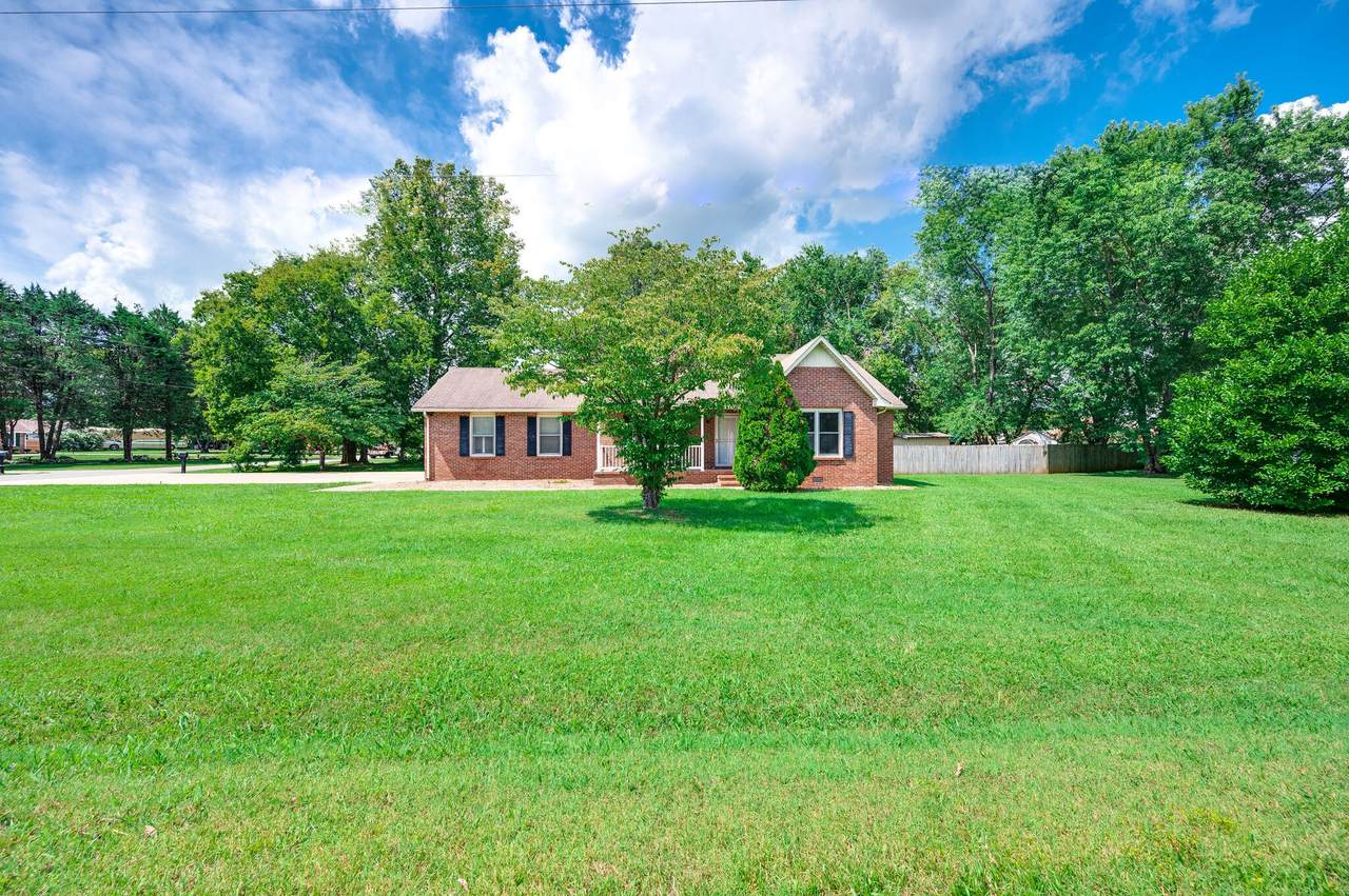 401 Ridgetop Dr - Photo 1