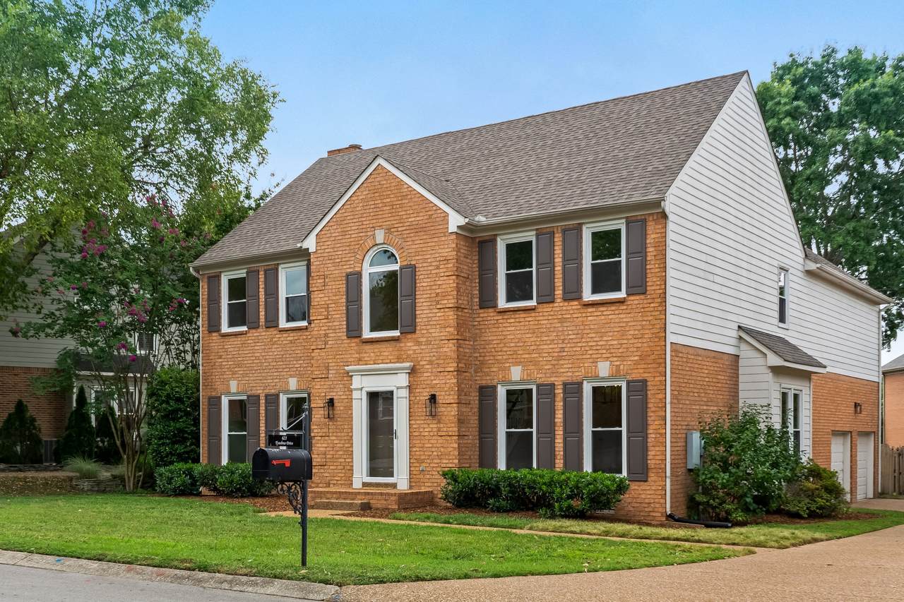 621 Tynebrae Dr - Photo 1