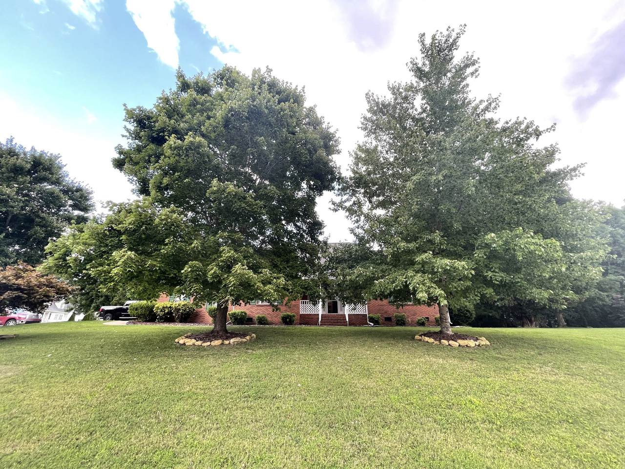 2114 College Park Ln - Photo 1