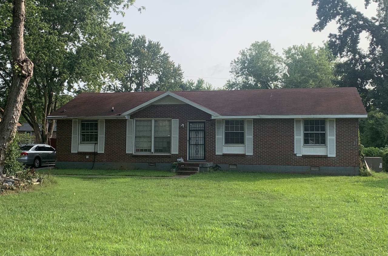 569 Lafayette Rd - Photo 1