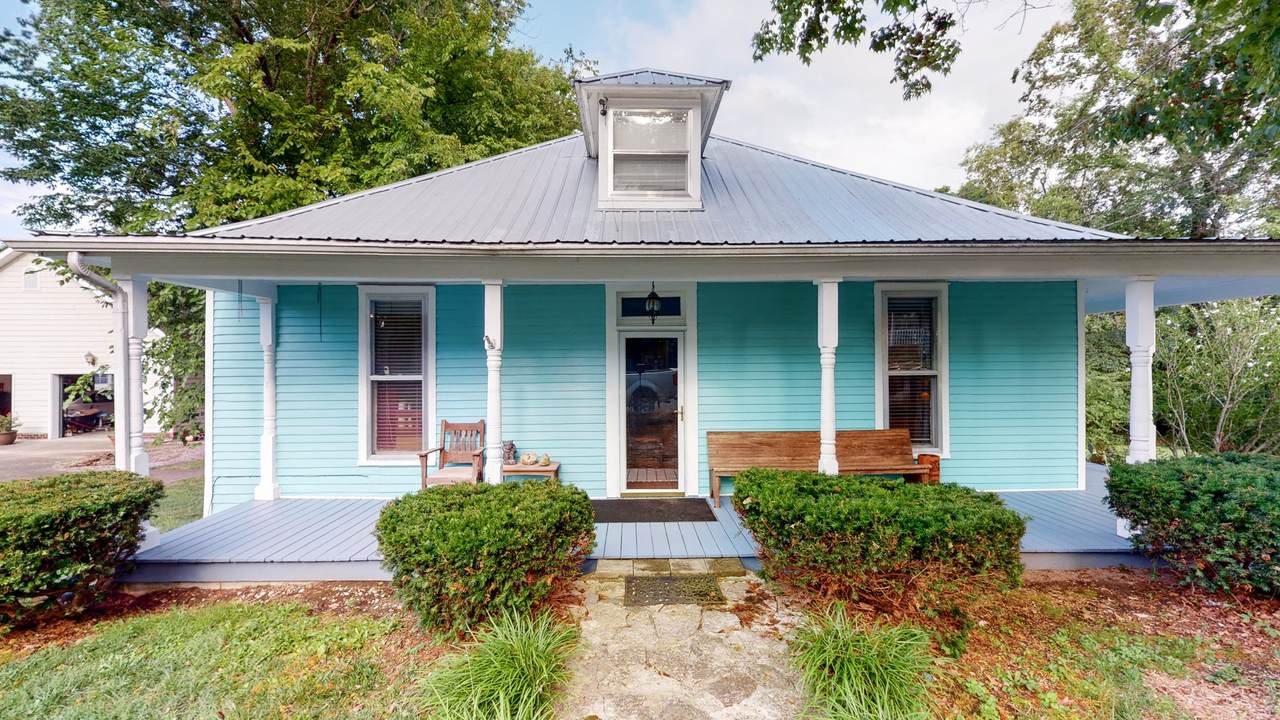 318 Maple St - Photo 1