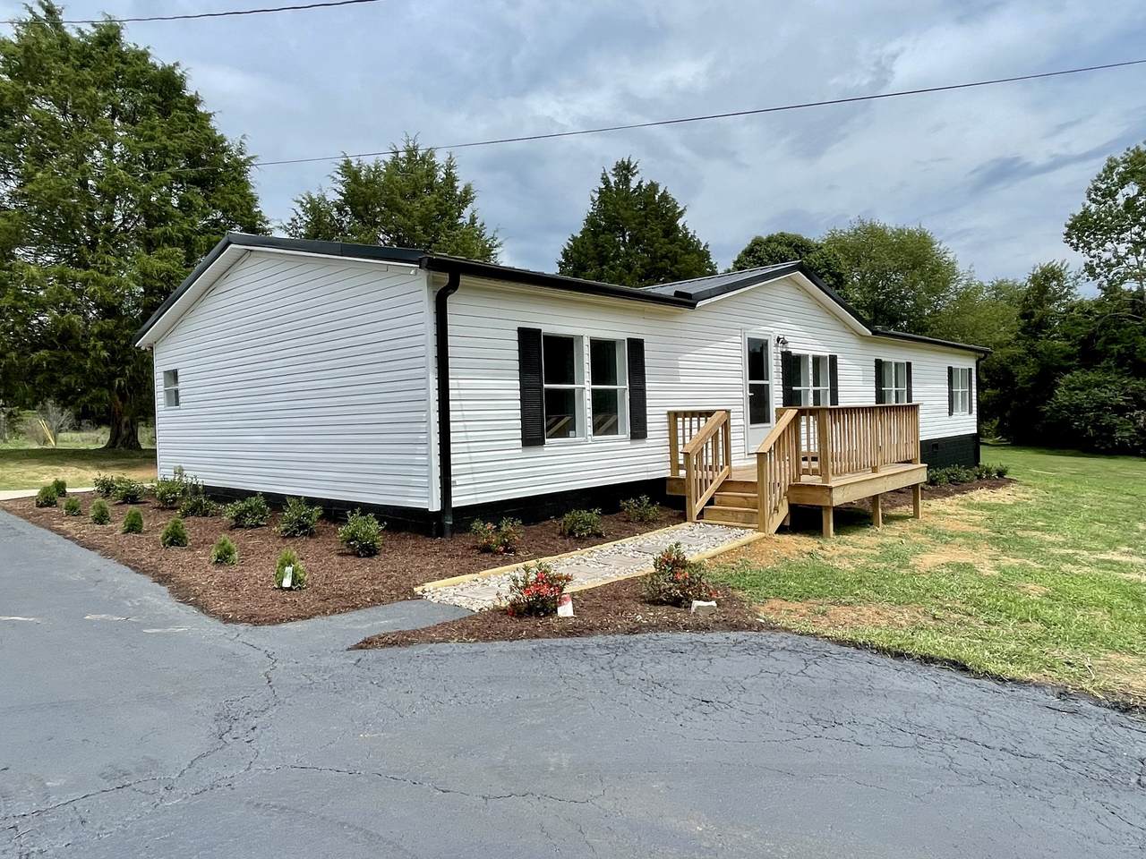 1482 Kelly Willis Rd - Photo 1