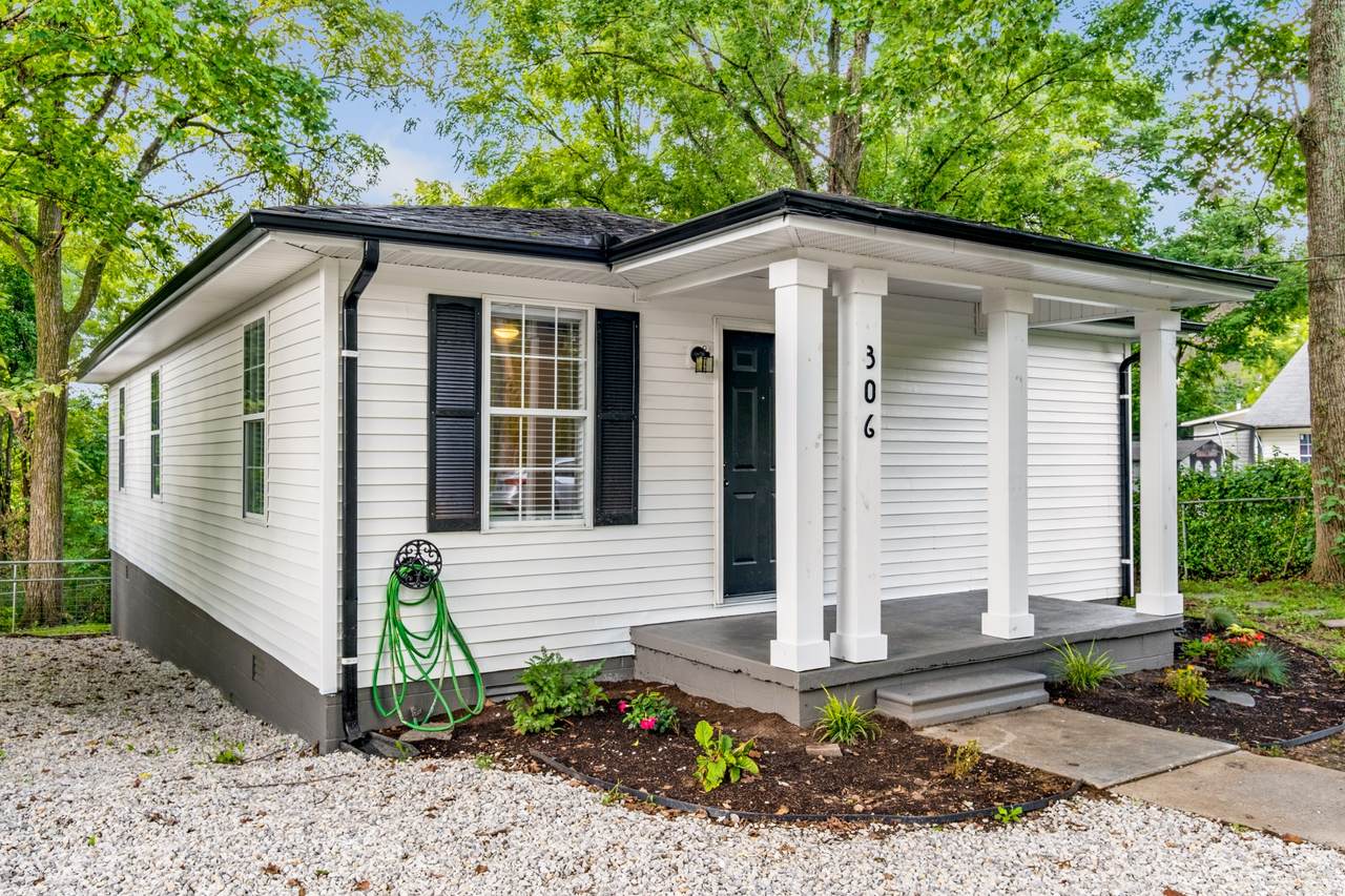 306 Winding Way - Photo 1