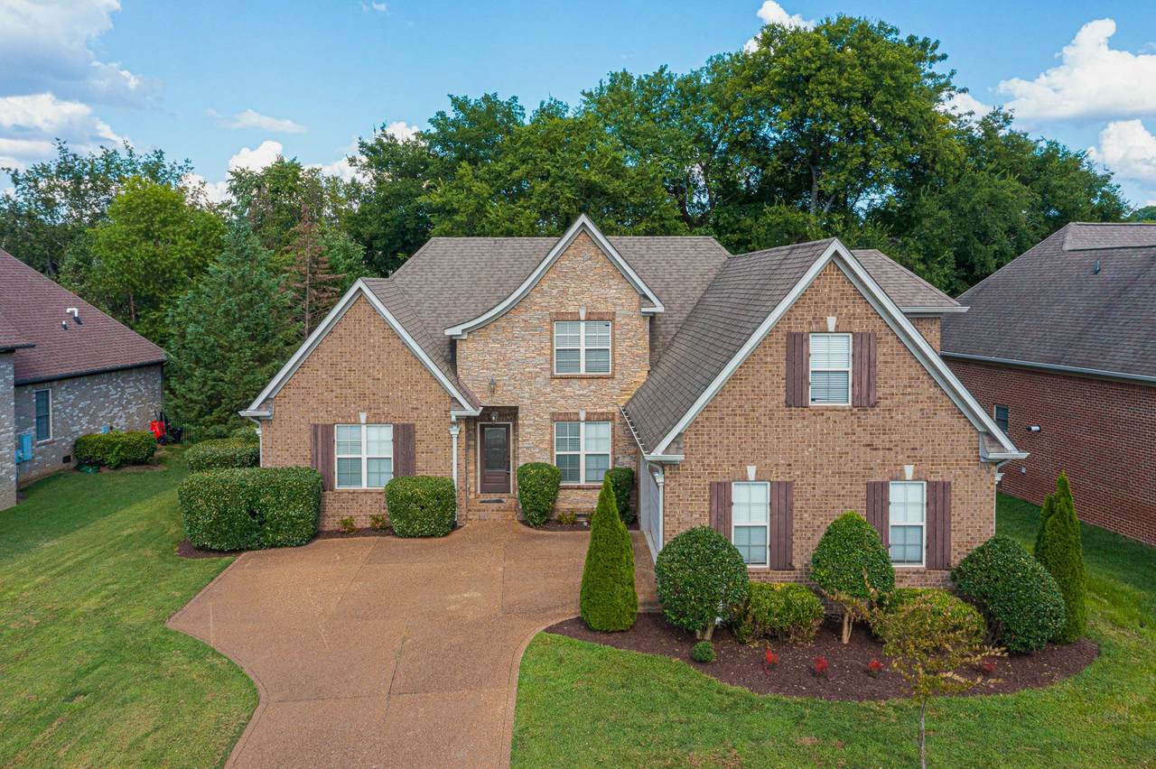 205 Chapel Ct - Photo 1
