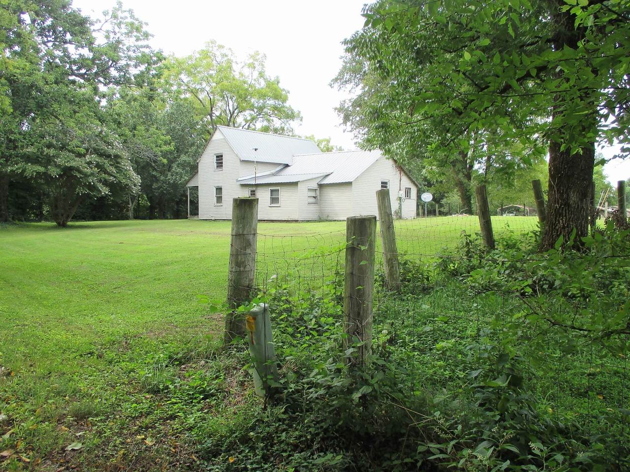 890 Throneberry Rd - Photo 1