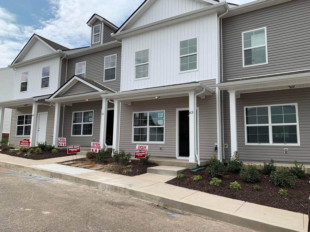 206 Tara Court - Photo 1