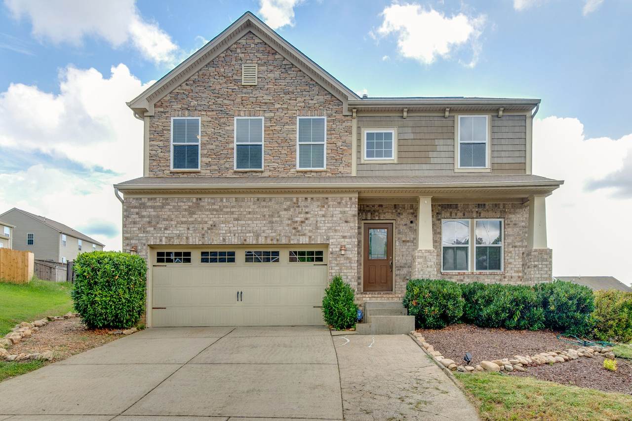609 Childress Xing - Photo 1