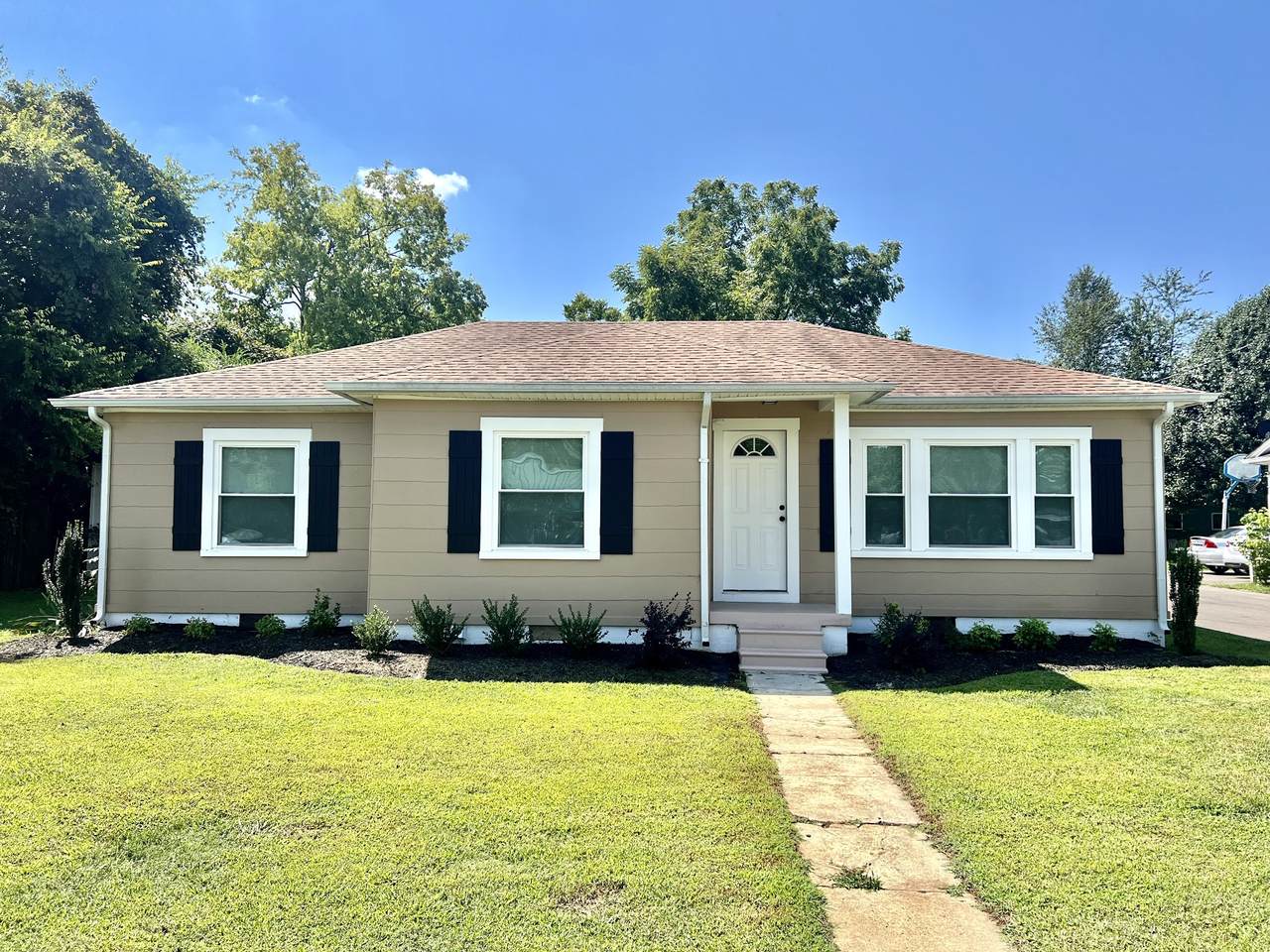 113 Debus St - Photo 1